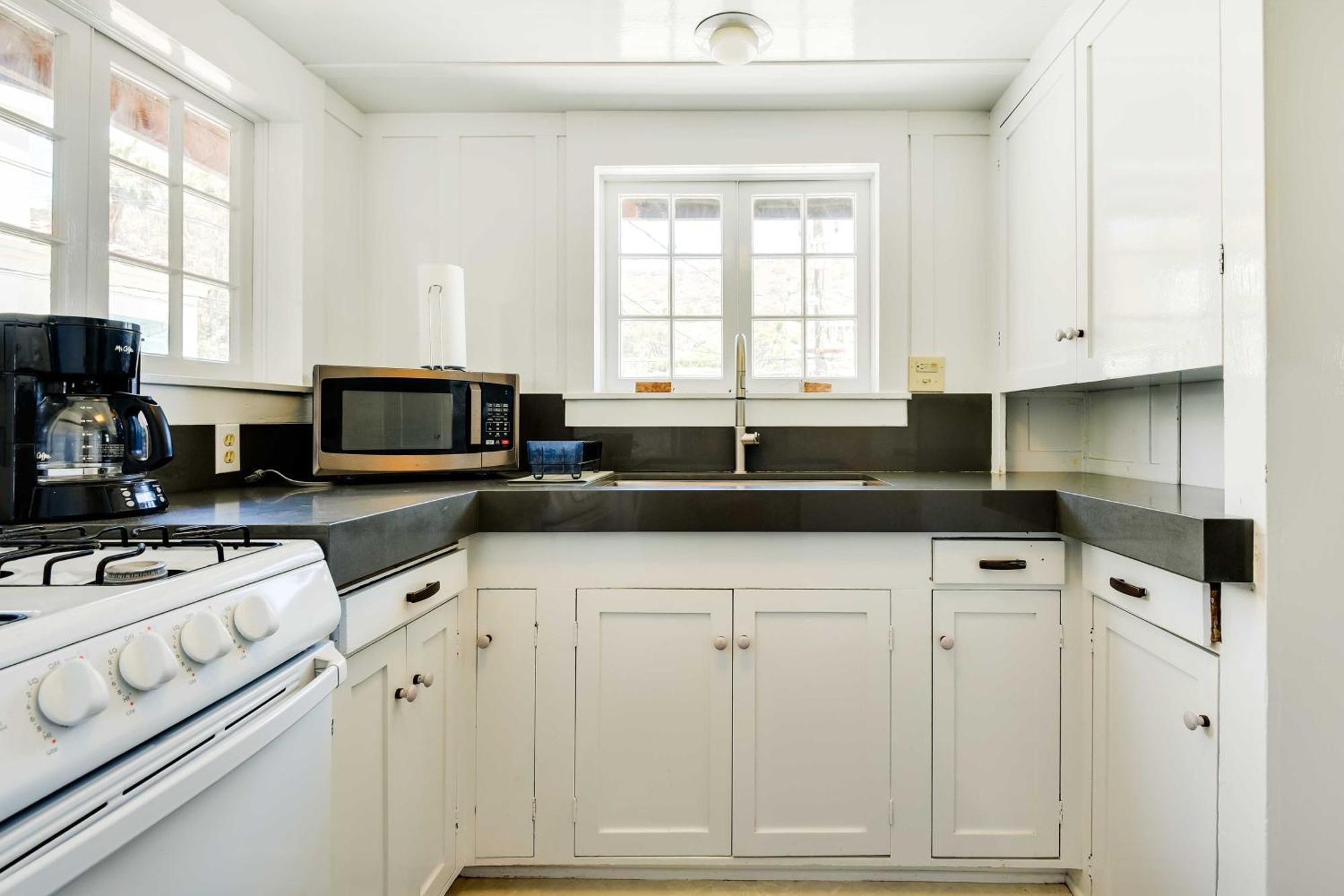 Charming Catalina Gem With Deck Walk To The Beach! Avalon Esterno foto